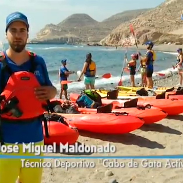 kayak Cabo de Gata Activo en Salud al Día (Canal Sur). Visitamos la Cala de San Pedro
