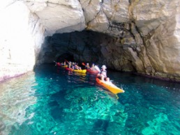 ruta en kayak en Cabo de Gata. 3 - cueva